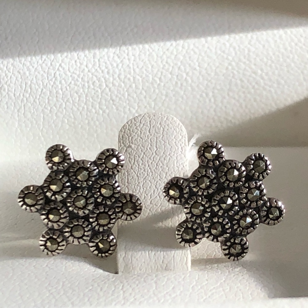 NWOT Marcasite Earrings